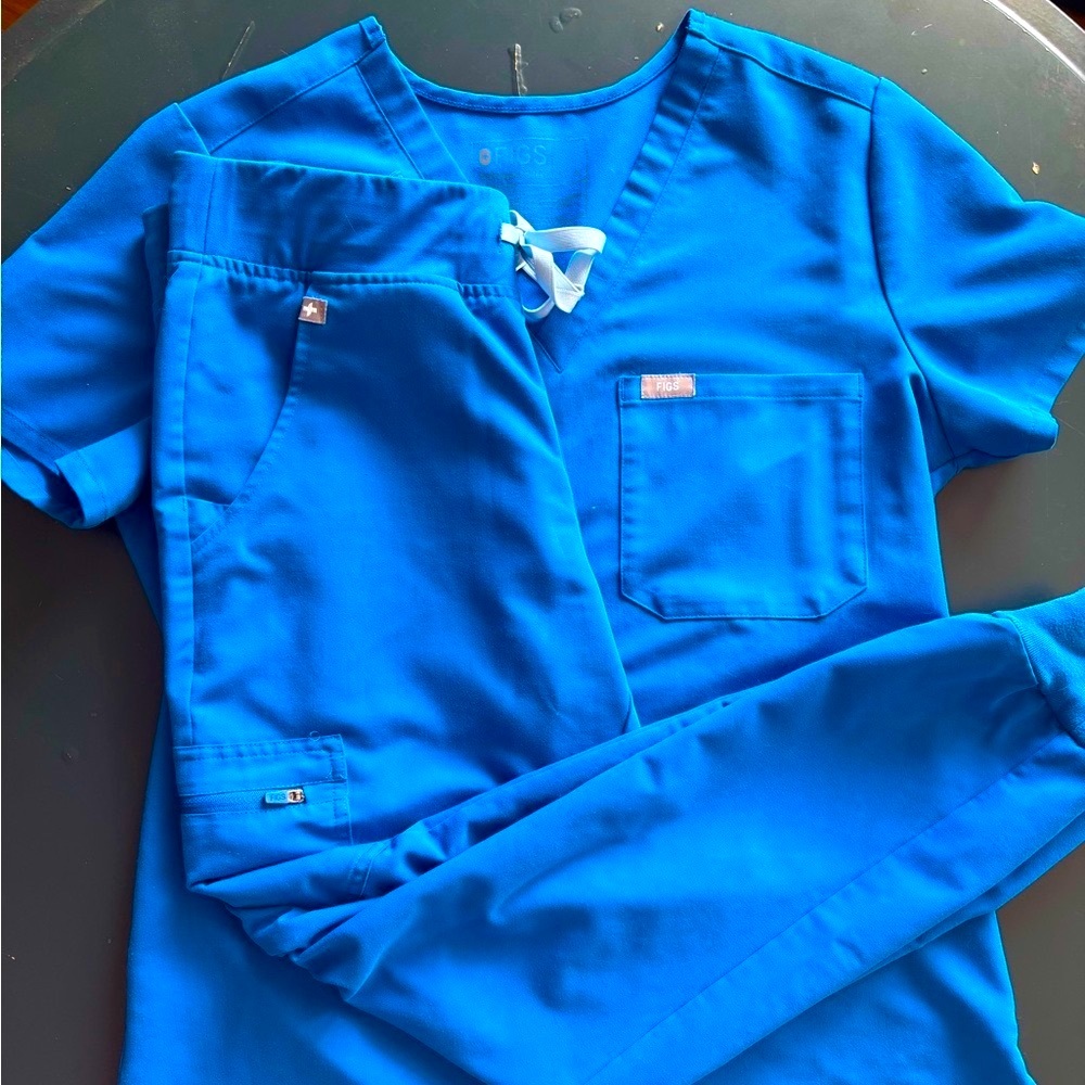 FIGS 🩺 Small Catarina One Pocket Top and High Waisted Joggers Royal Blue